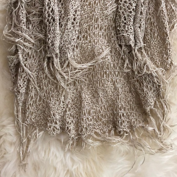 SAKS FIFTH AVENUE beige wrap with sleeves - Picture 5 of 6